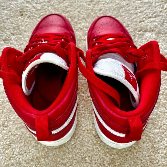 jordan 1 retro mid red